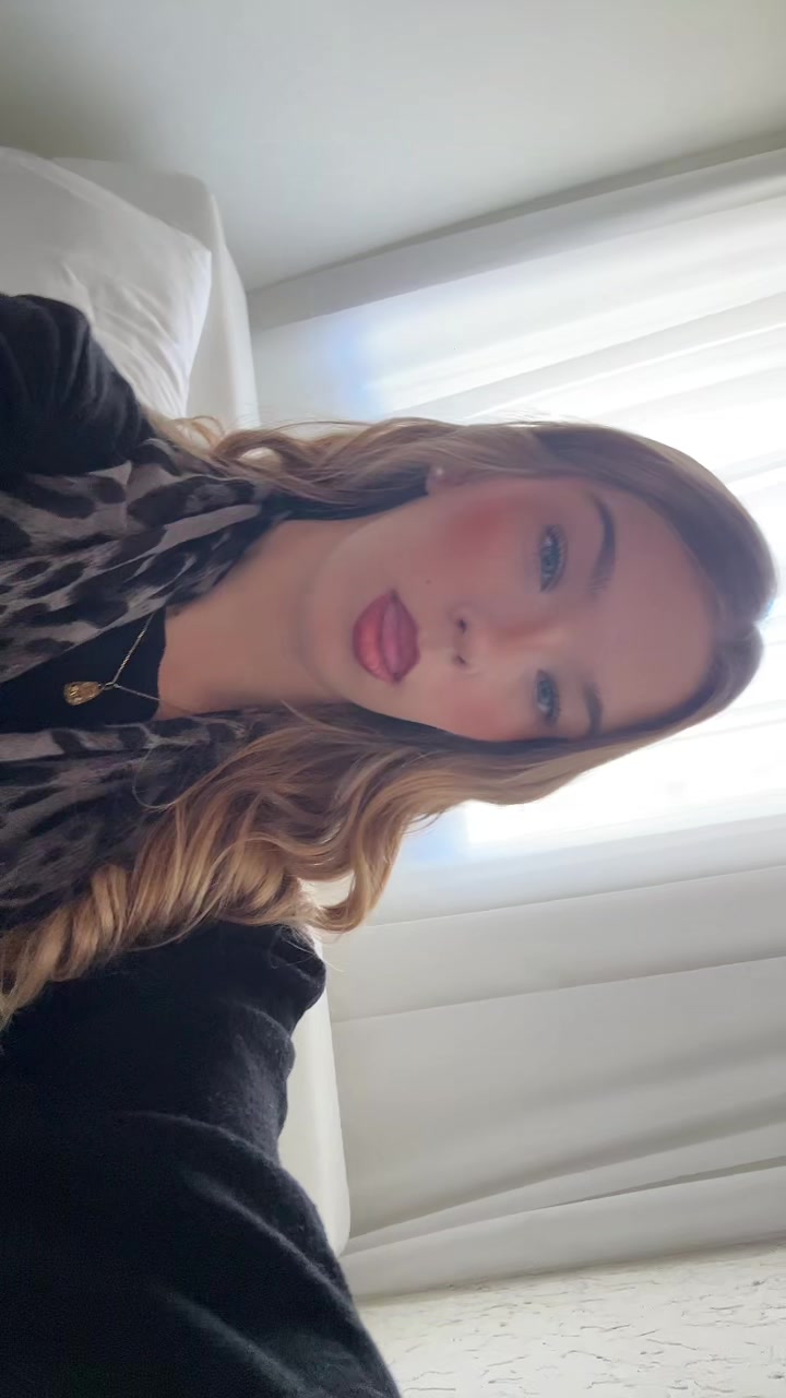 @_ainara11