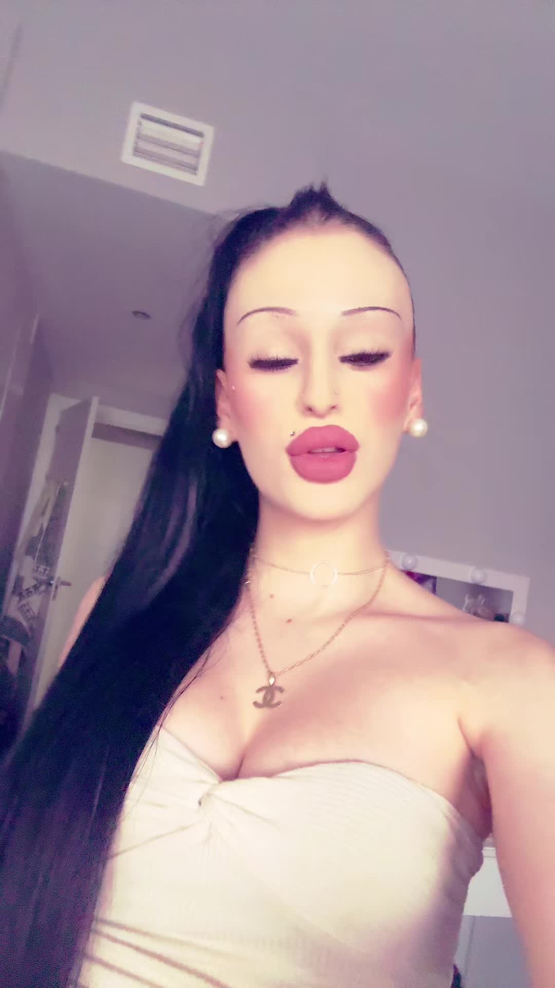 @Chanelitaa