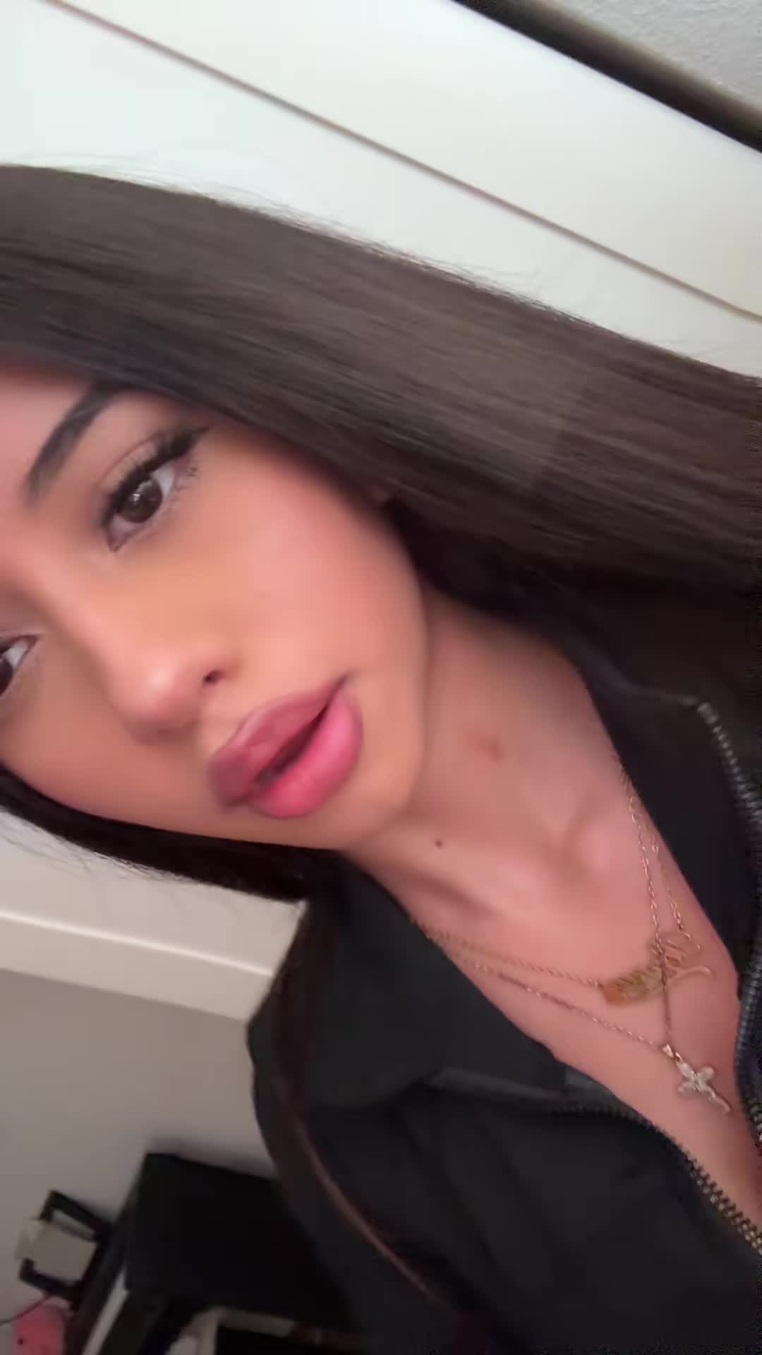 @ᴠᴀʟᴇʀɪᴀ ꨄ︎
