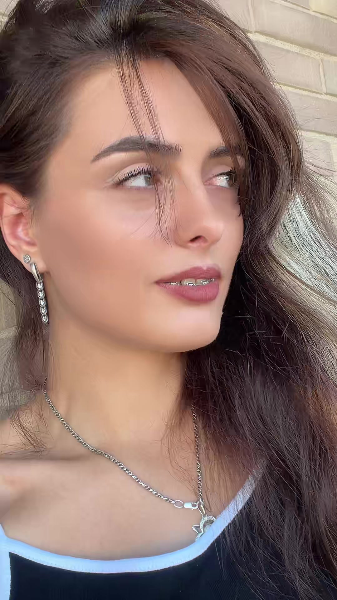 @Luna