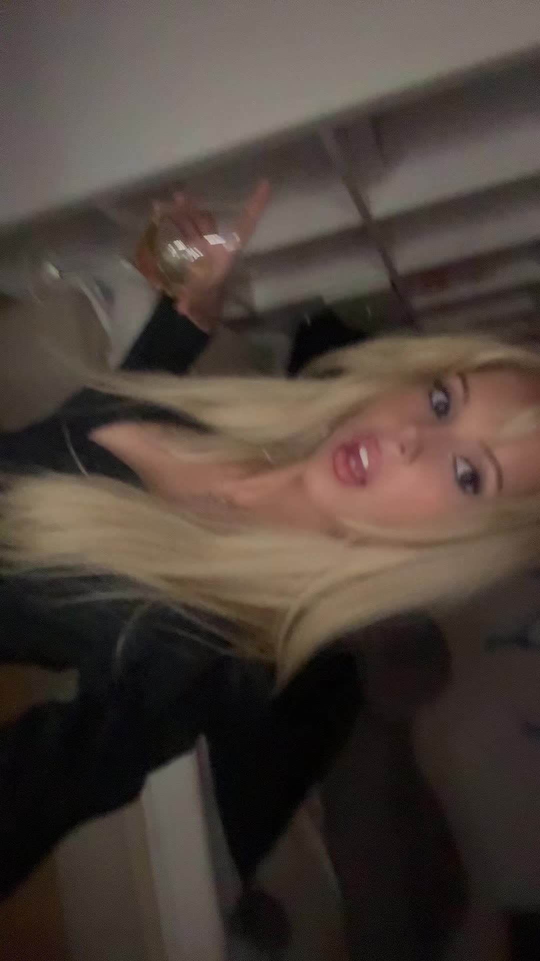 @lovisamari