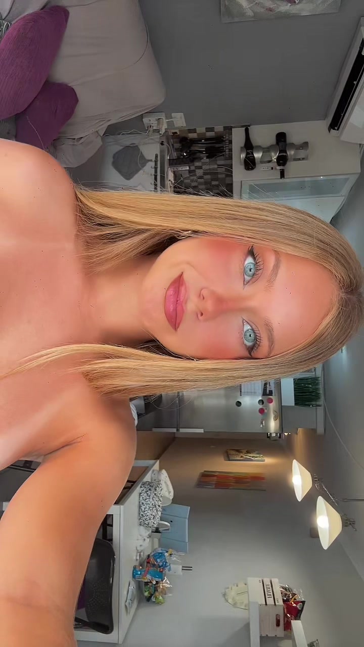 @daniela