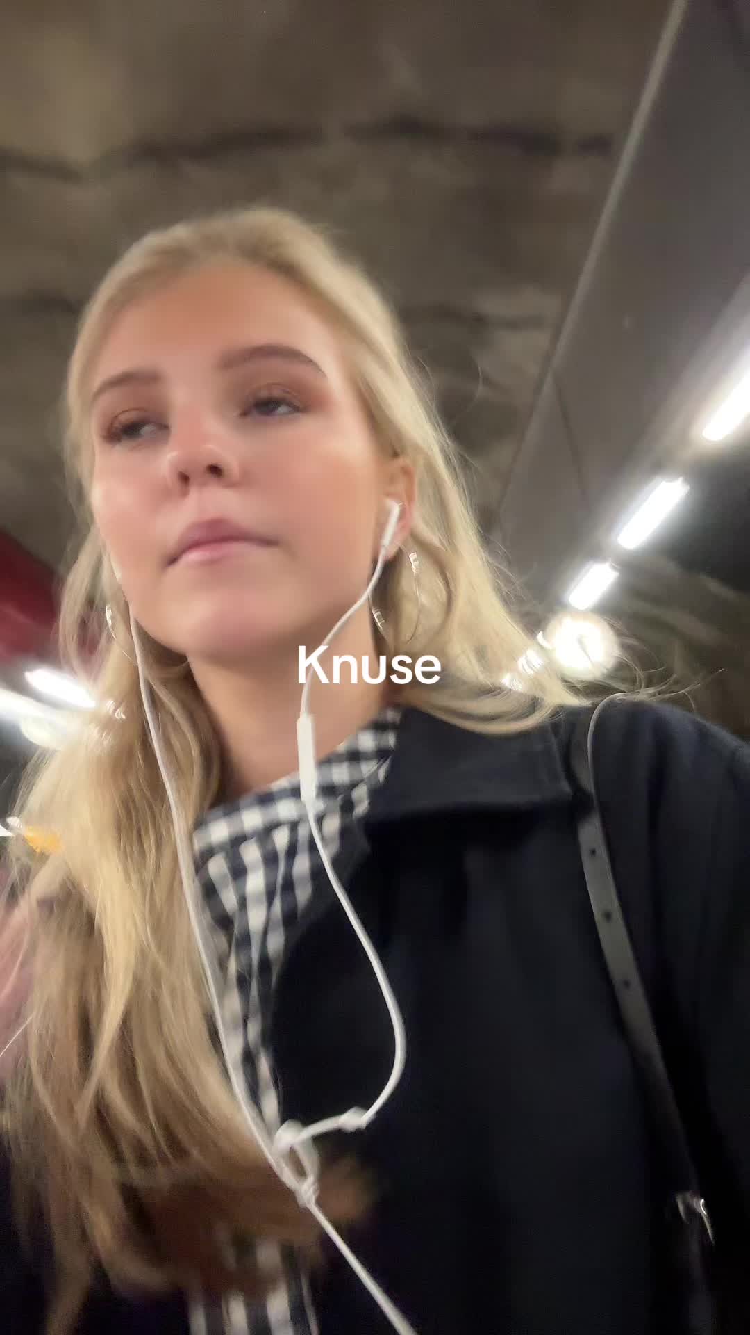 @🍎