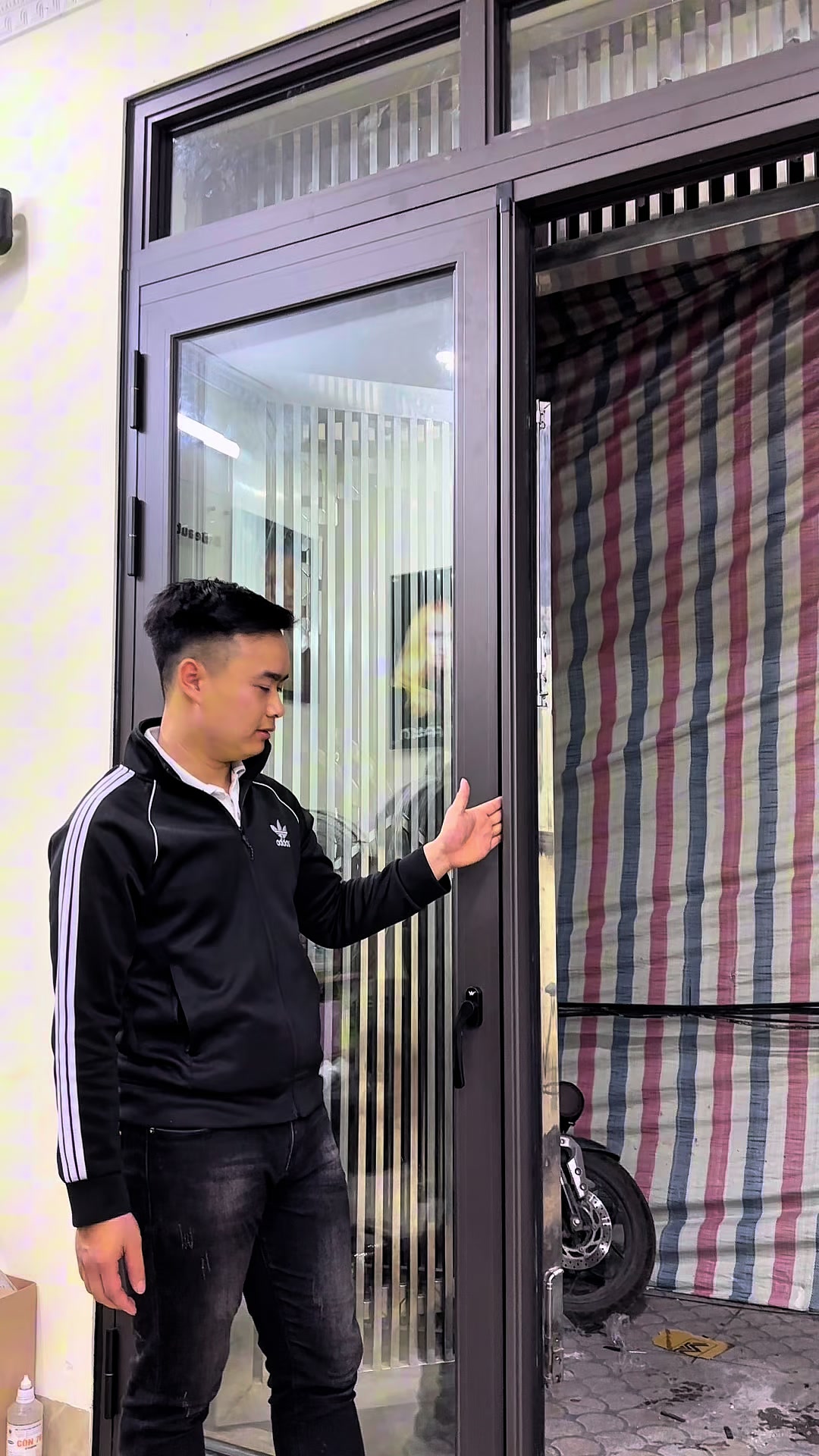@Hậu Cửa Nh&ocirc;m OWIN H&agrave; Nội