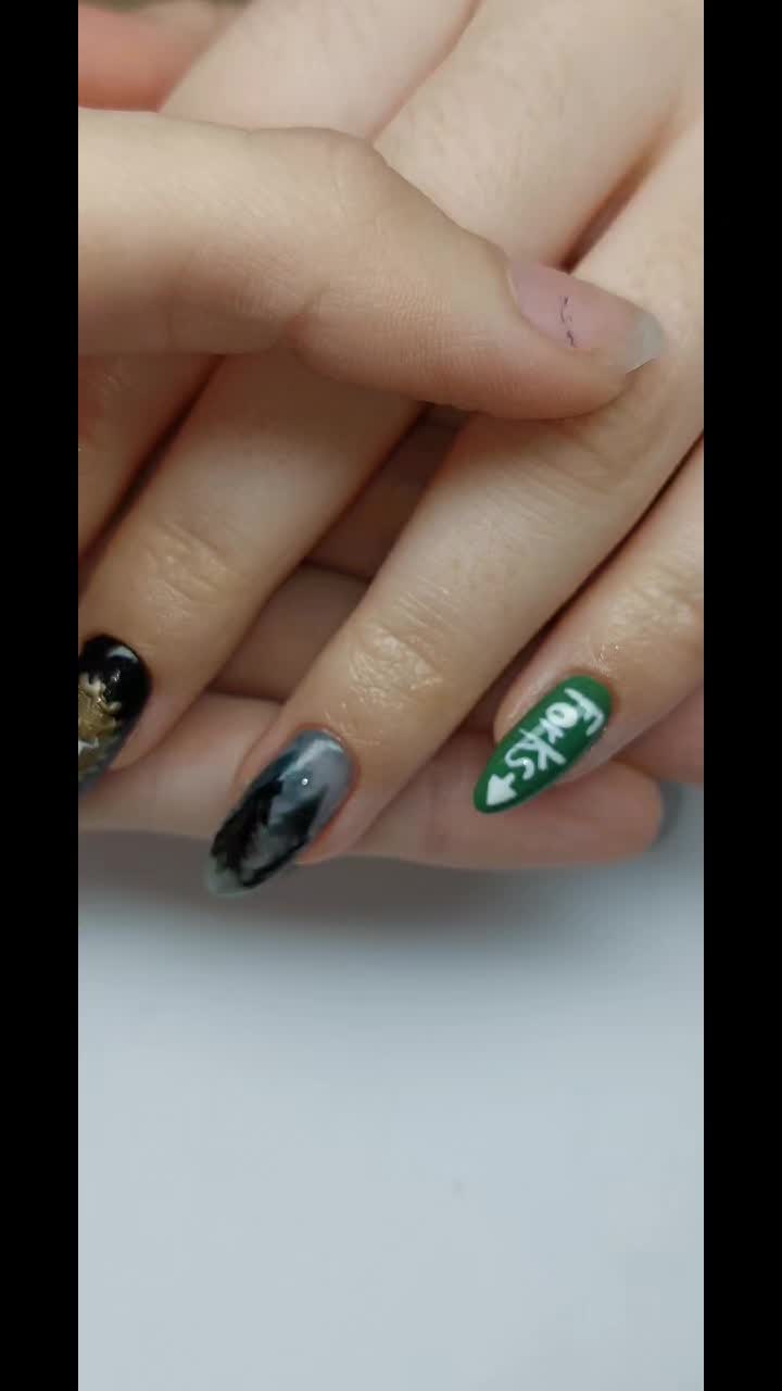 @creativ_nails