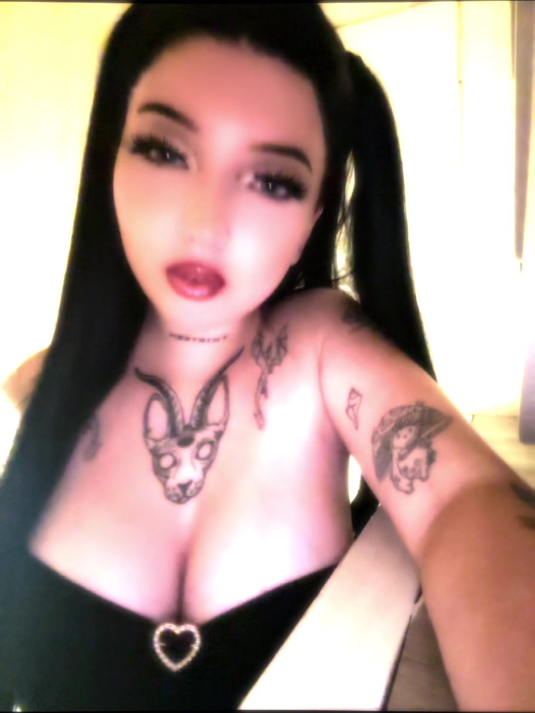 @Vikkzy