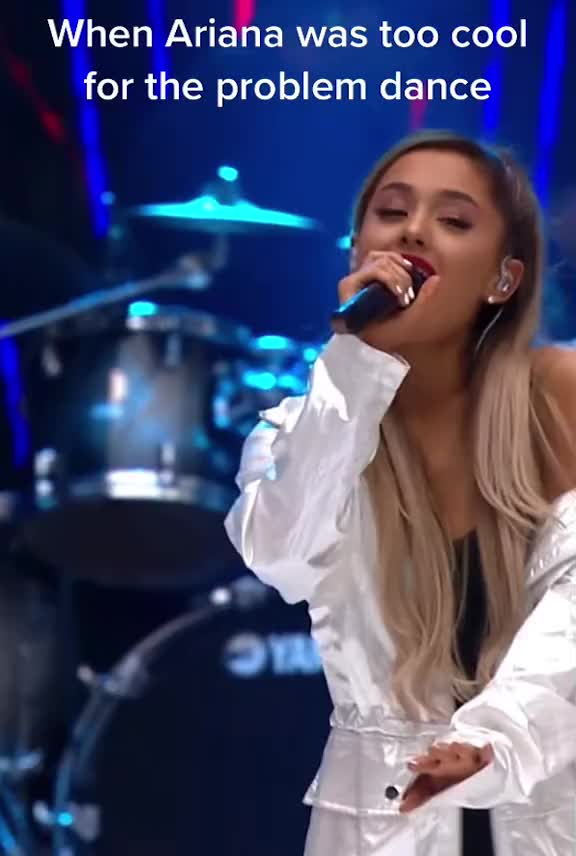 @arianagrandexrem