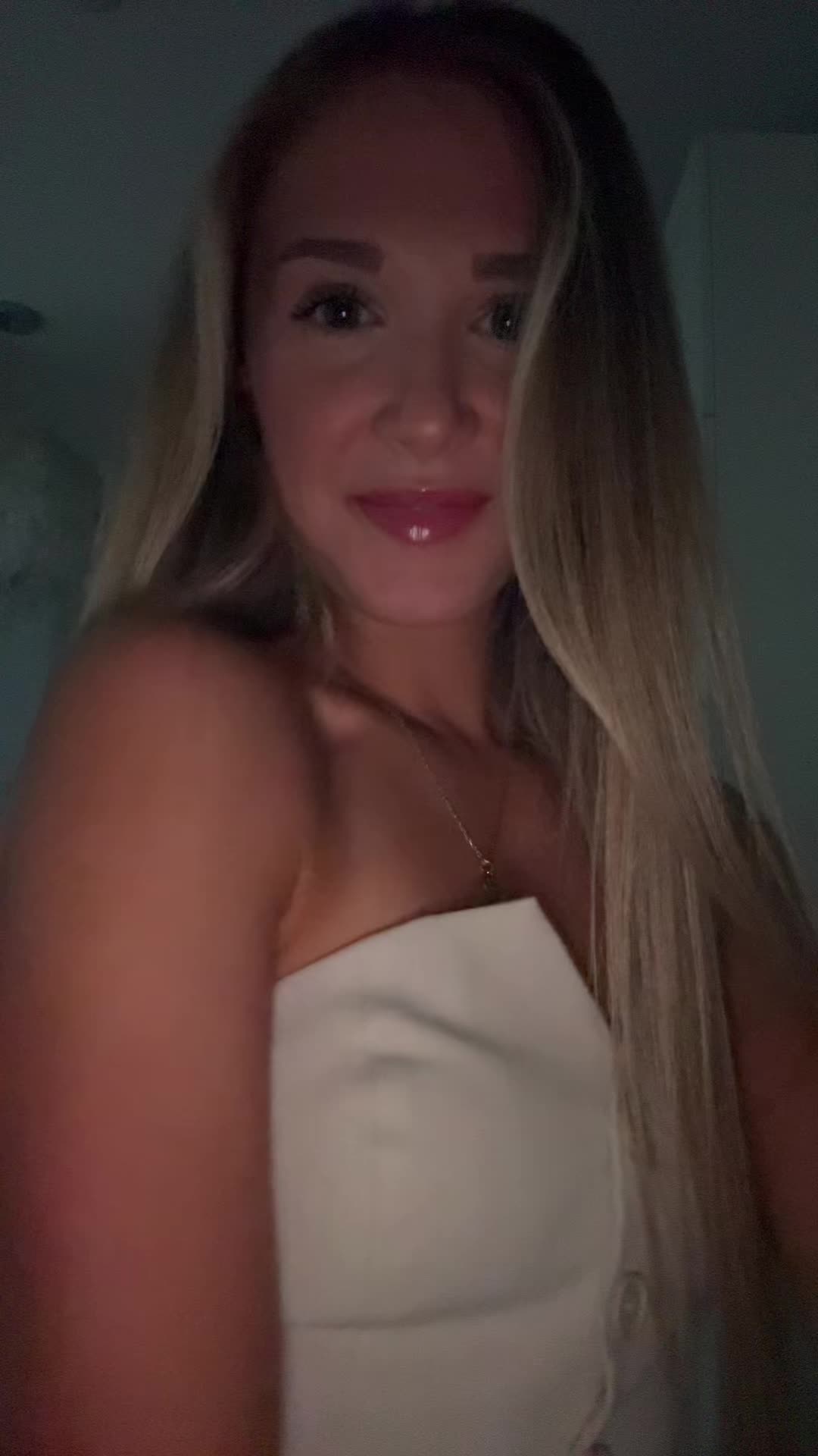 @Luna
