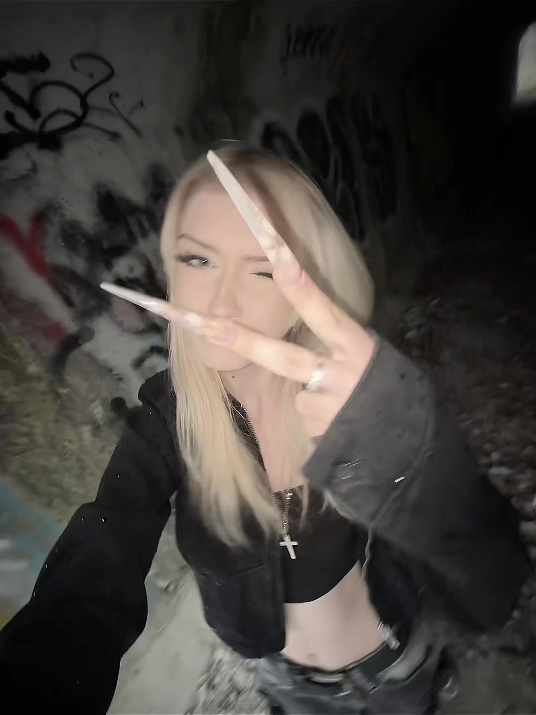 @😱