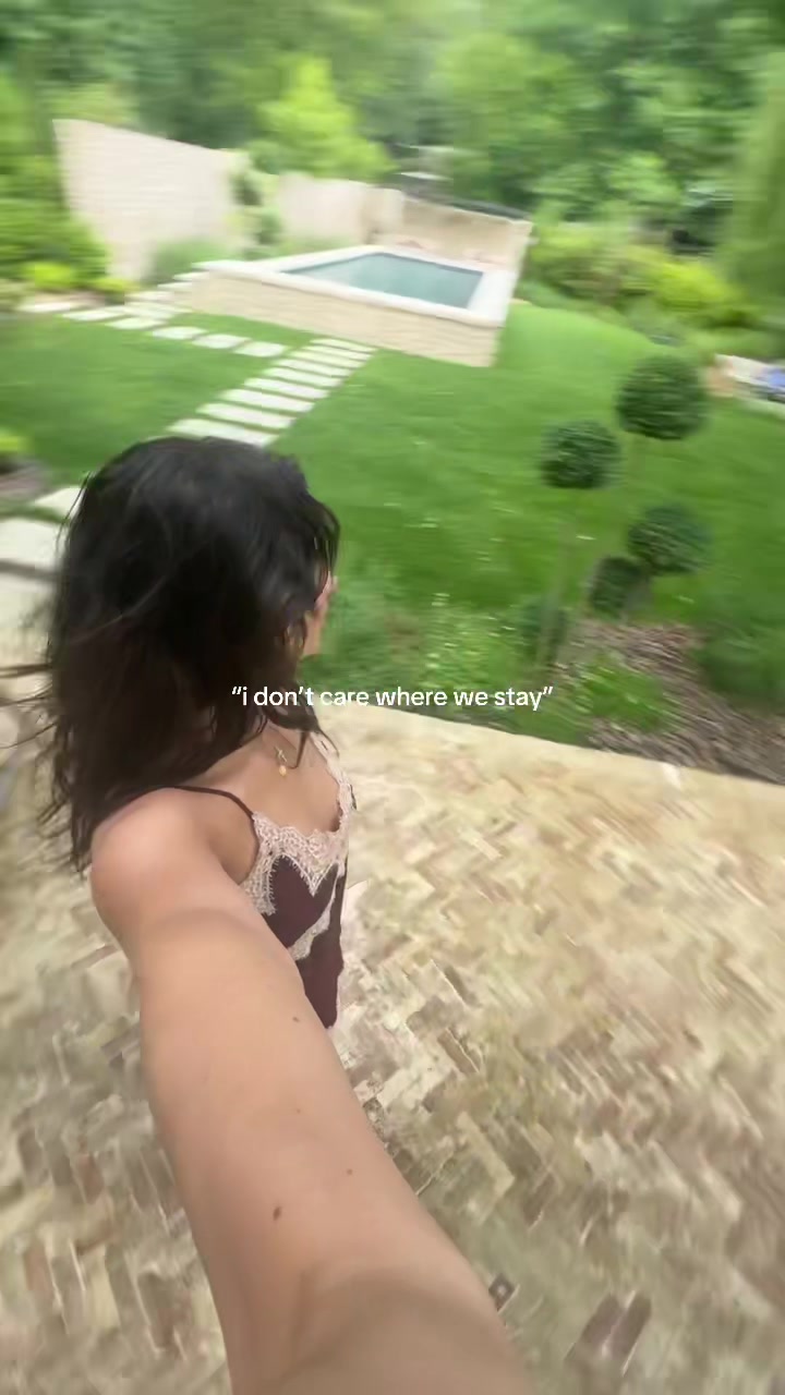 @mo