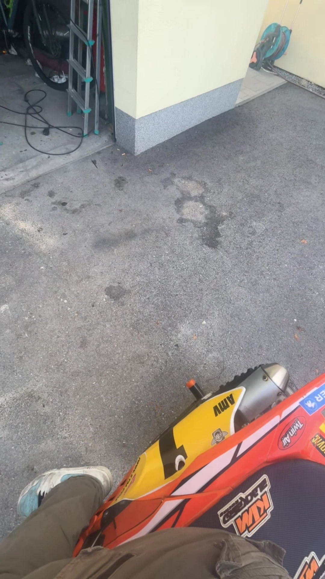@𝐋𝐚𝐧𝐝𝐞𝐫𝐥