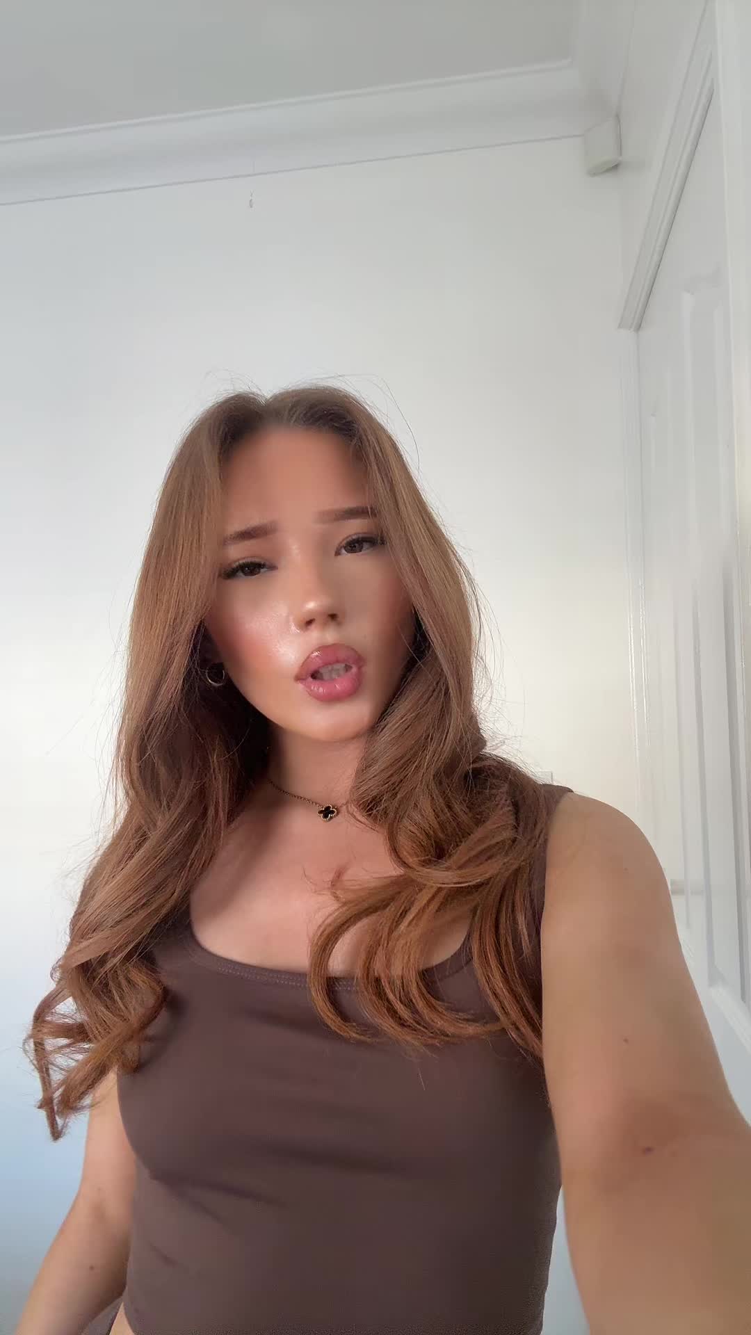 @xkatienicholx