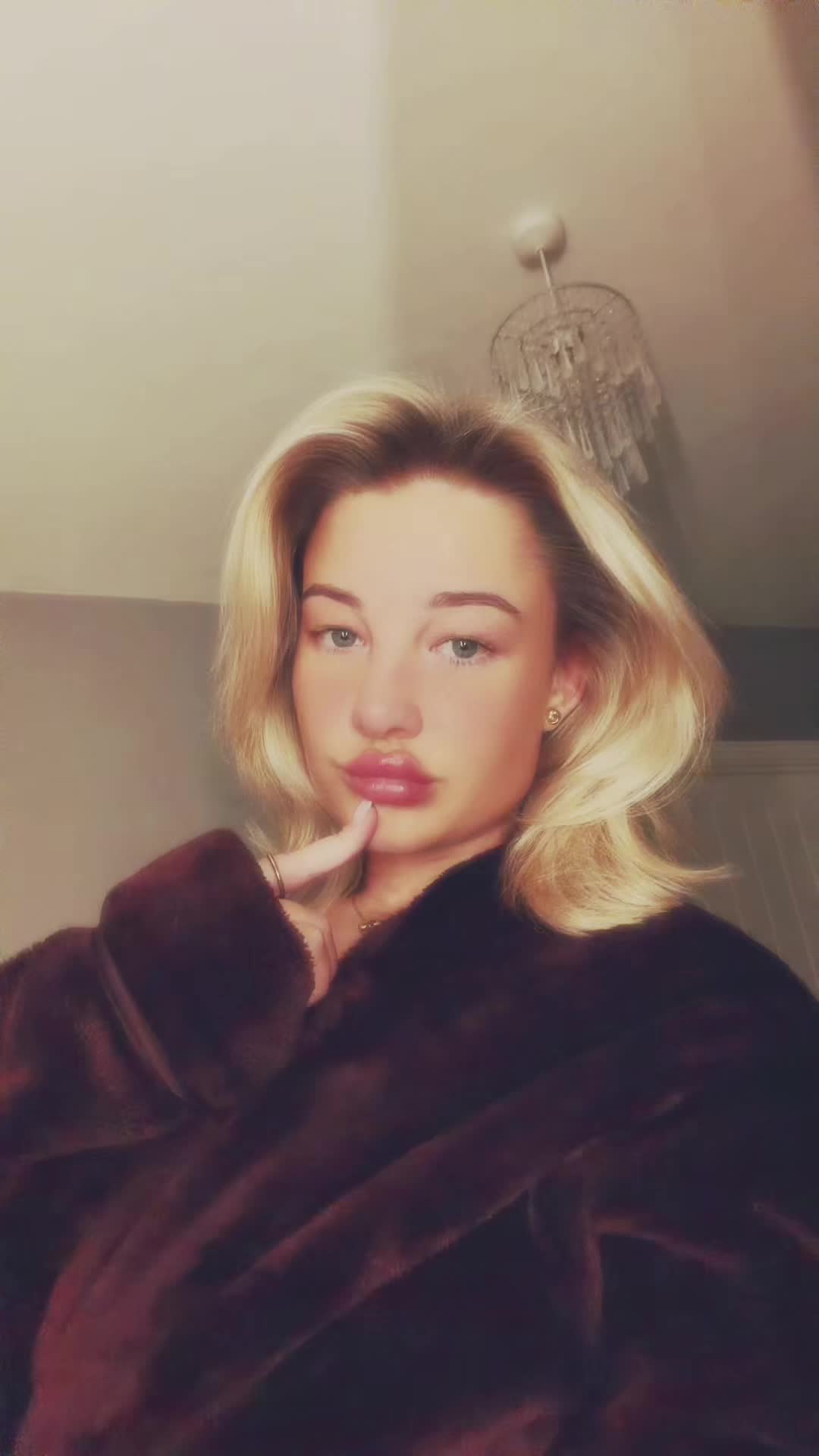 @𝐄𝐕𝐈𝐄♡