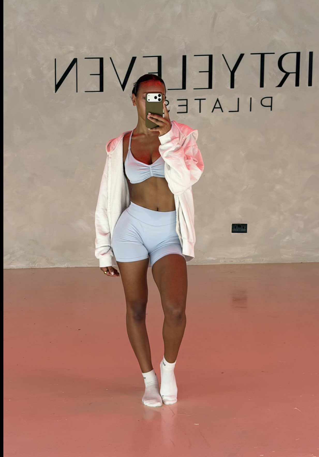 @Nia