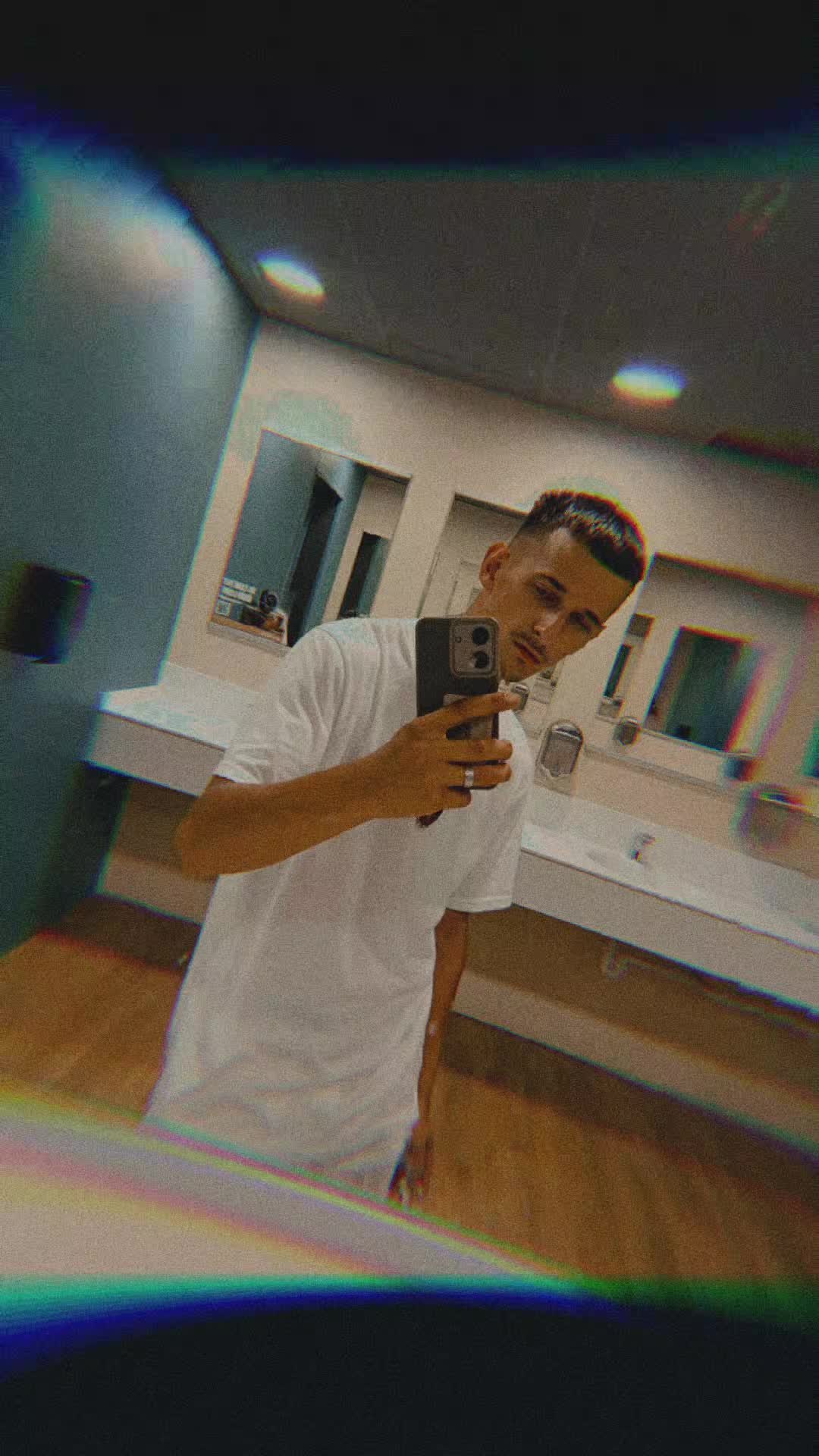 @László Szabó