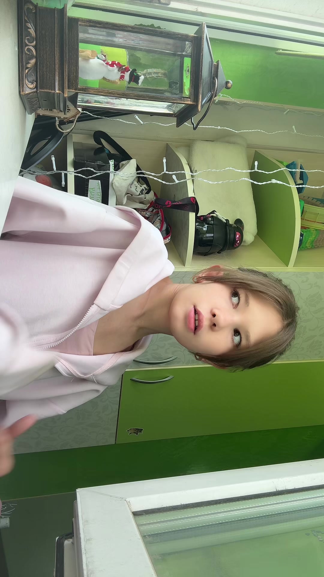 @Тгк: просто брюнетка 🪽