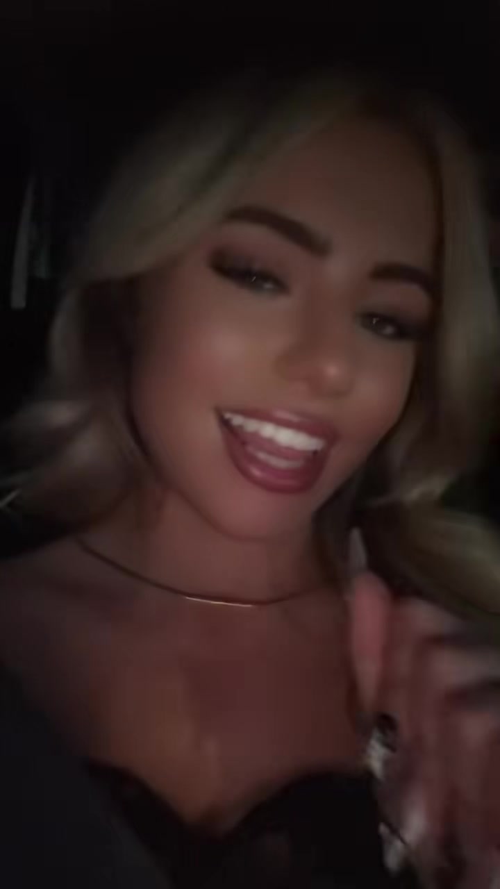 @𝐅𝐄𝐀𝐑𝐍𝐄 𝐋𝐈𝐋𝐘