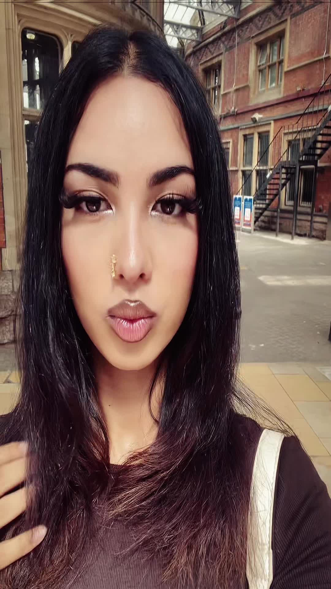 @️