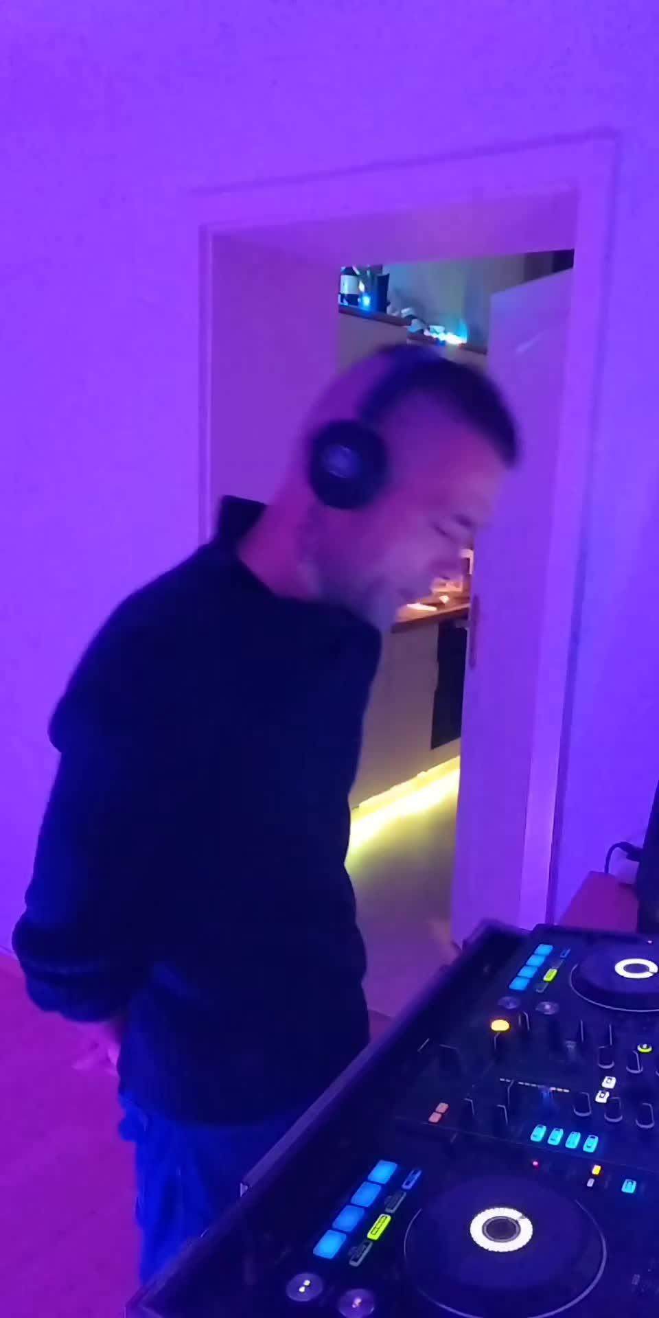 @DJ Speedy