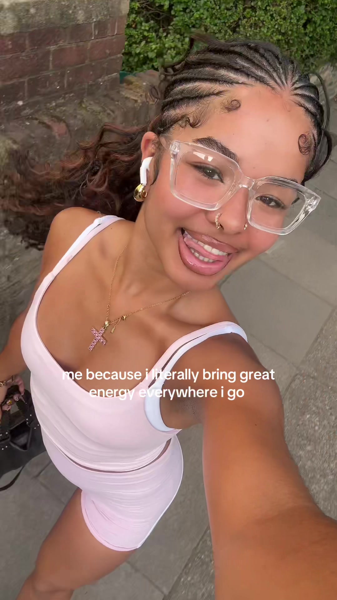 @hotgirlhollyy