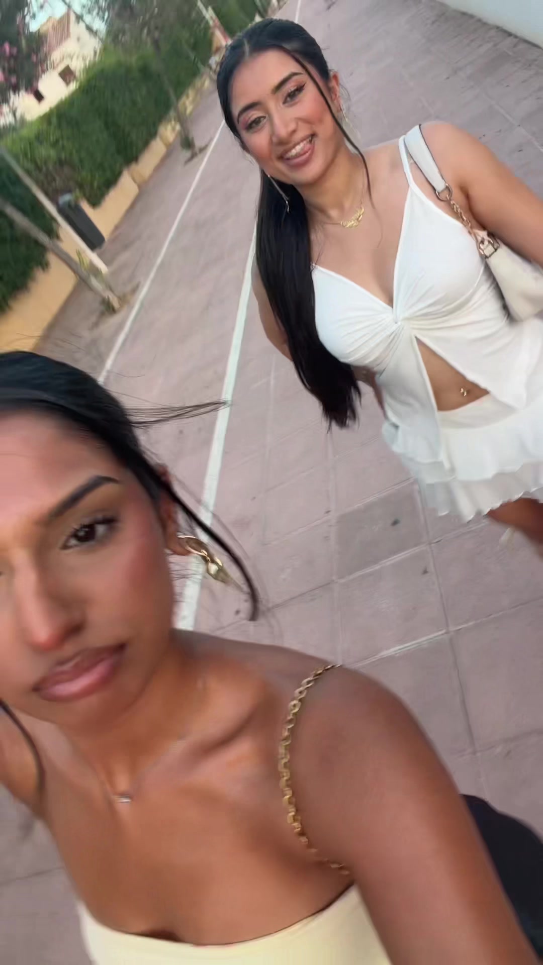 @Simran 💕