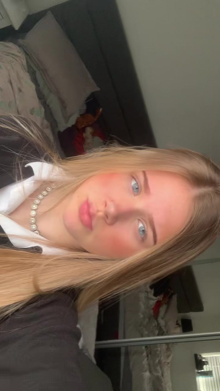 @isabellaalliston