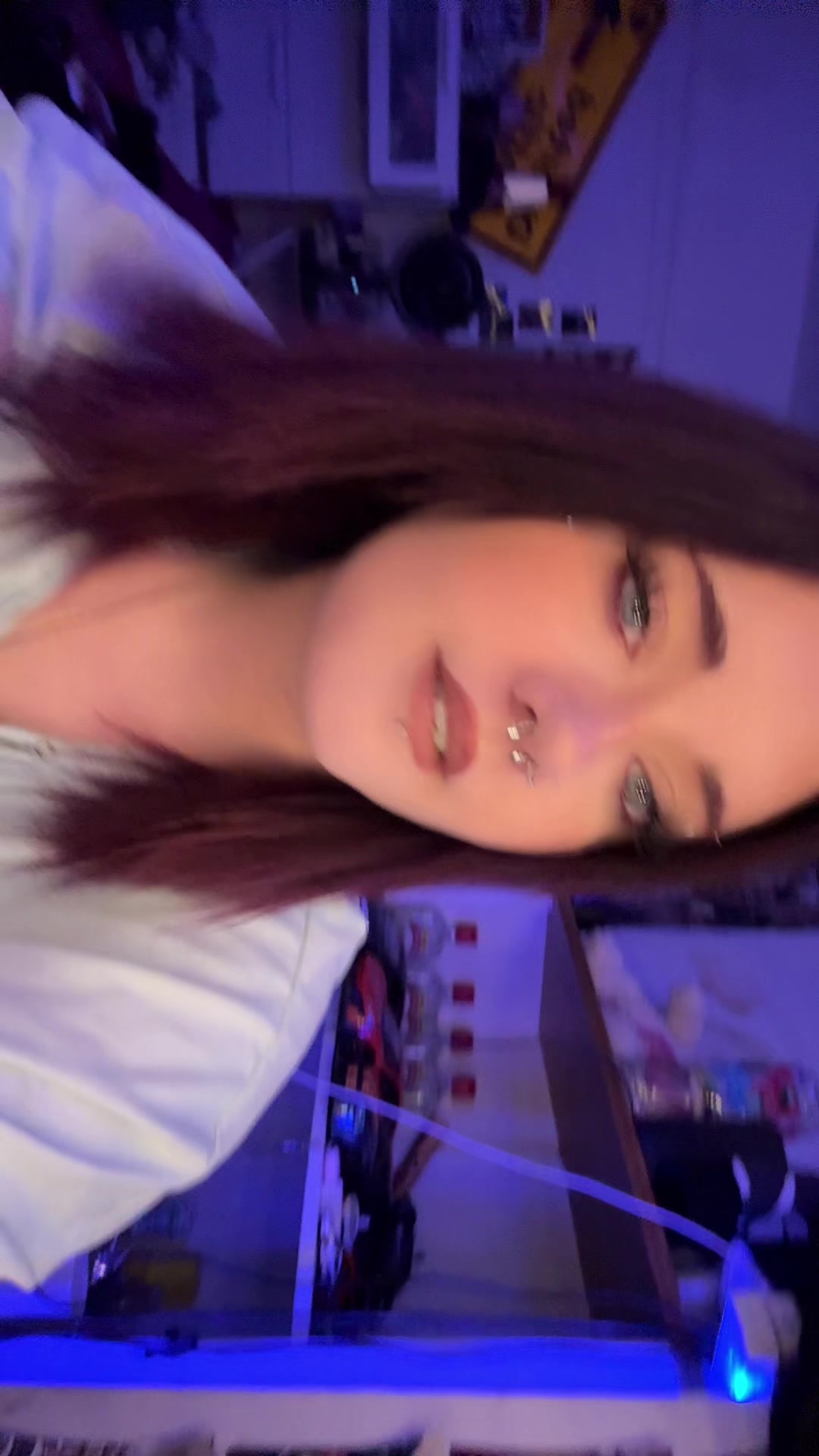 @️