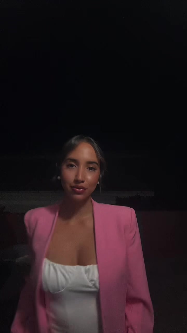 @Vaaleee_02