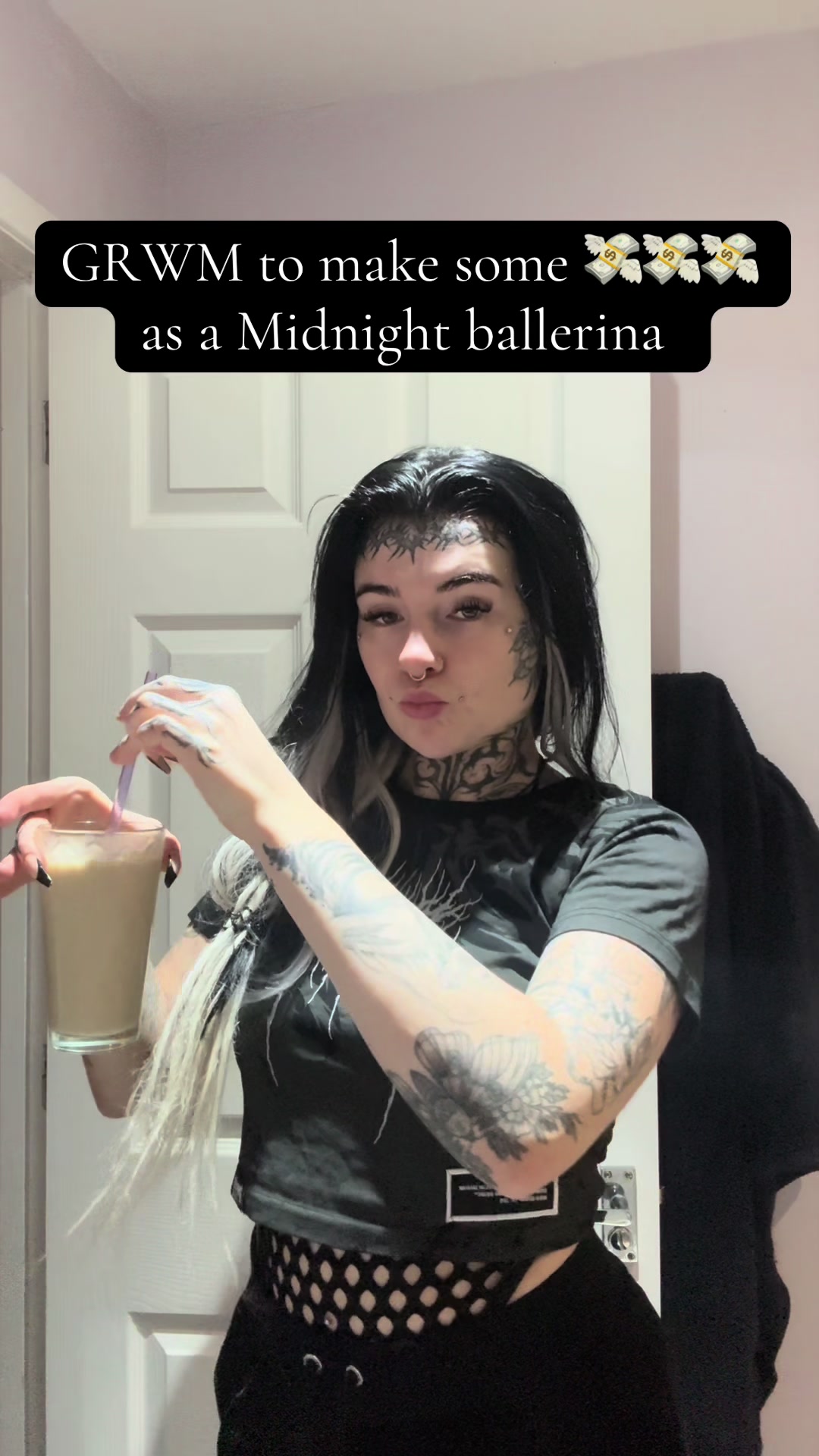 @Lottie the dancer 🩰 🌙