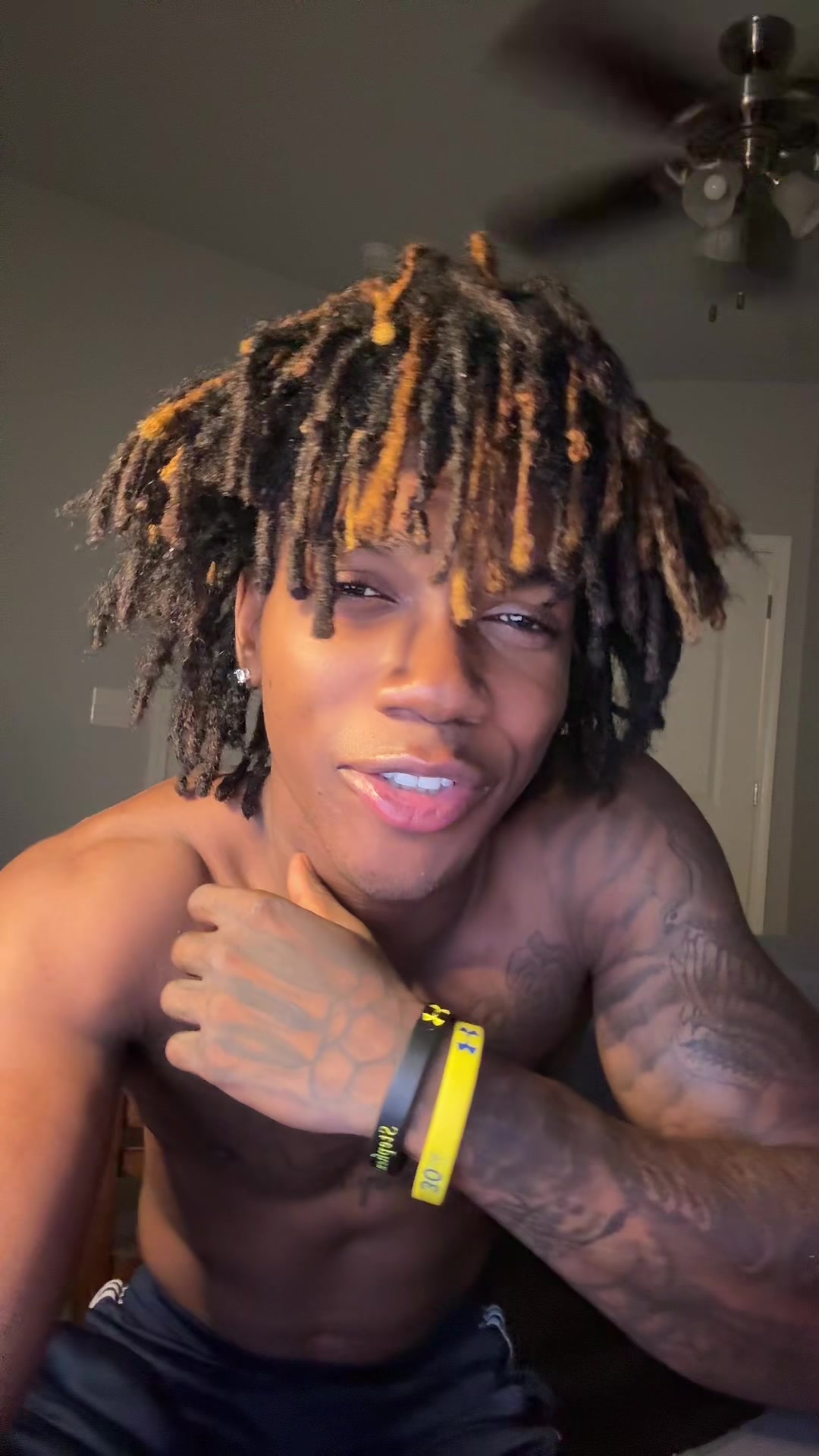 @🤫