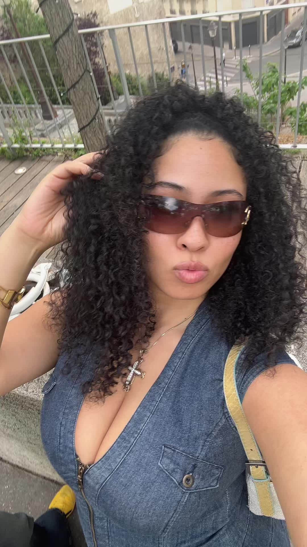 @DanielleRamona