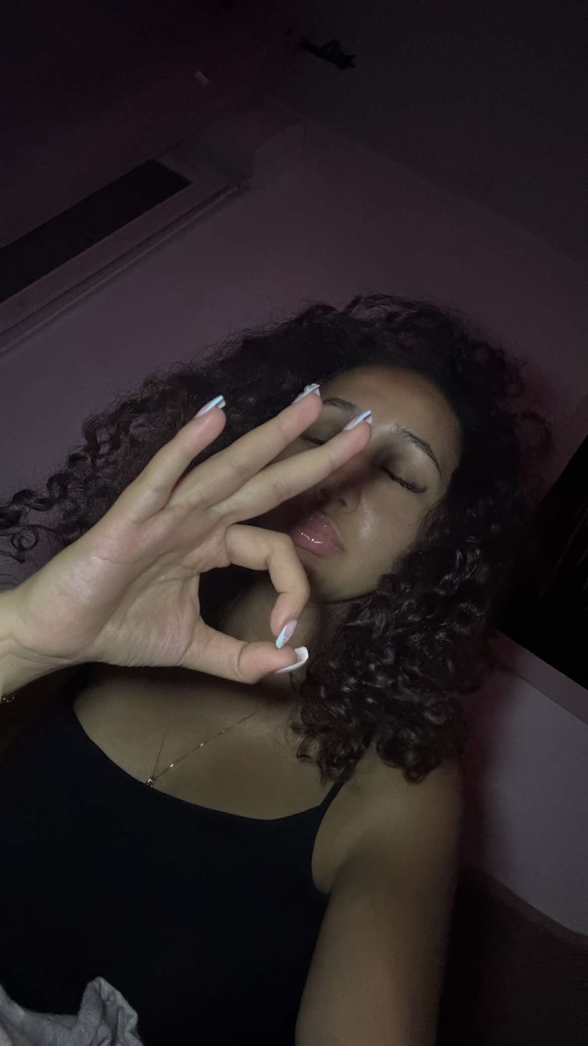@&bull;𝕱&bull;