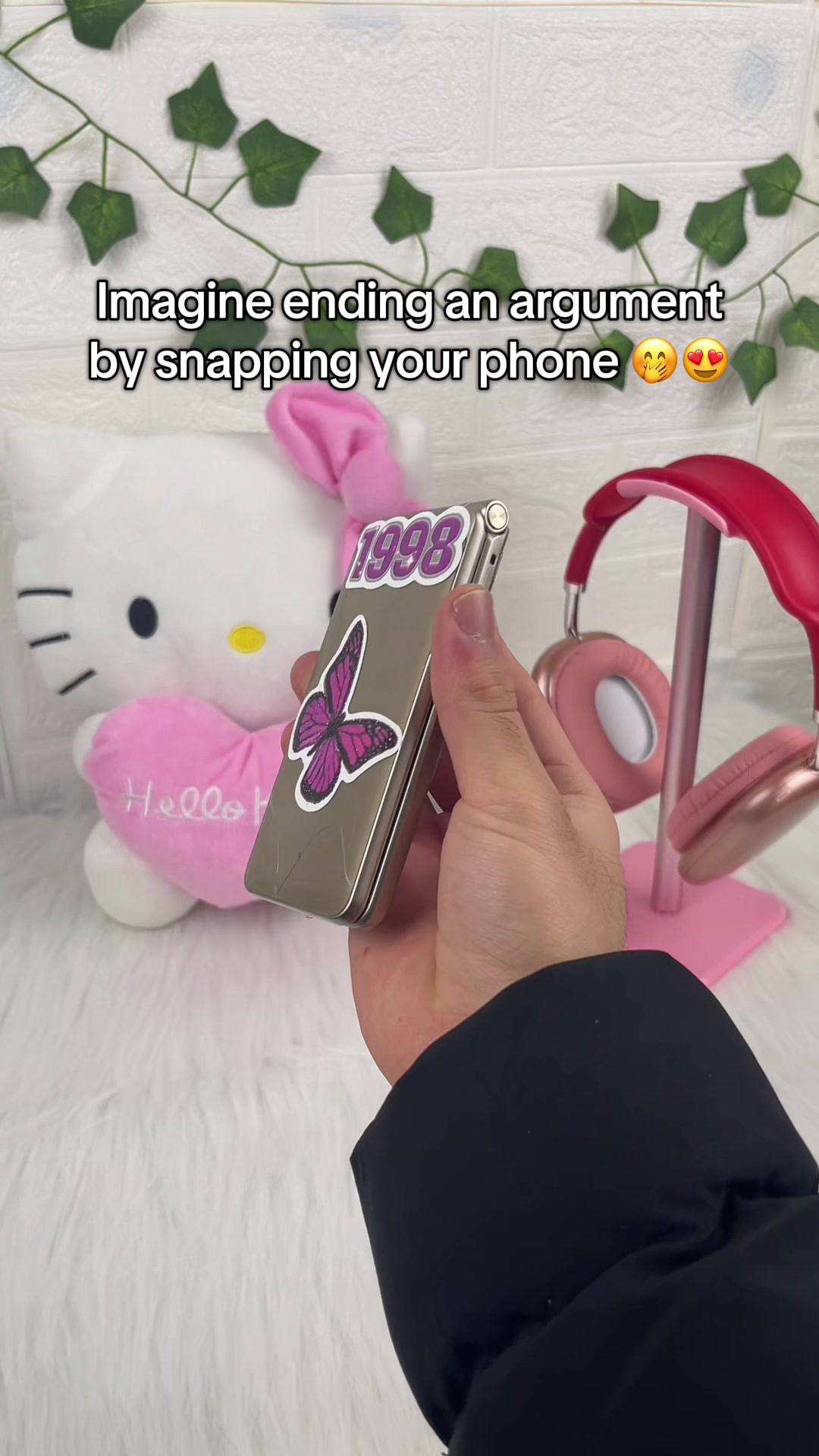 @NEON FLIP PHONES 📱
