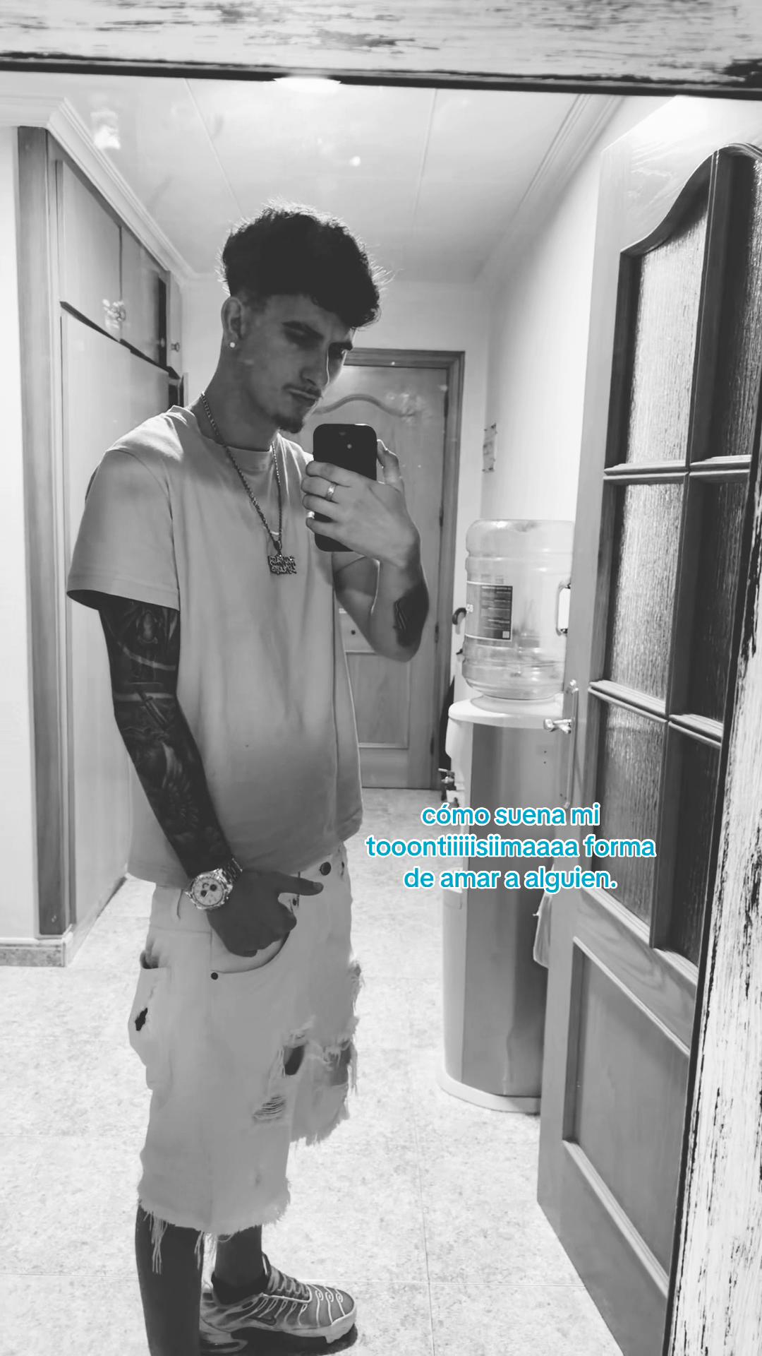 @👤