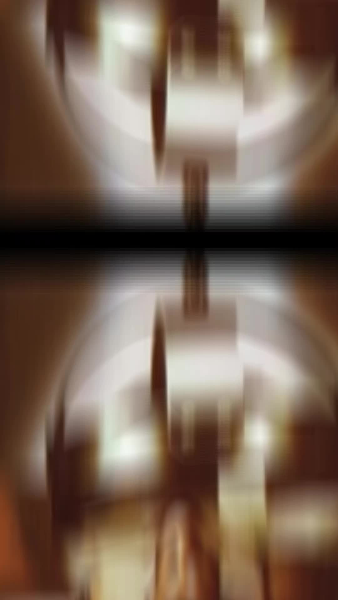 @>£L¥§∆B£πH<
