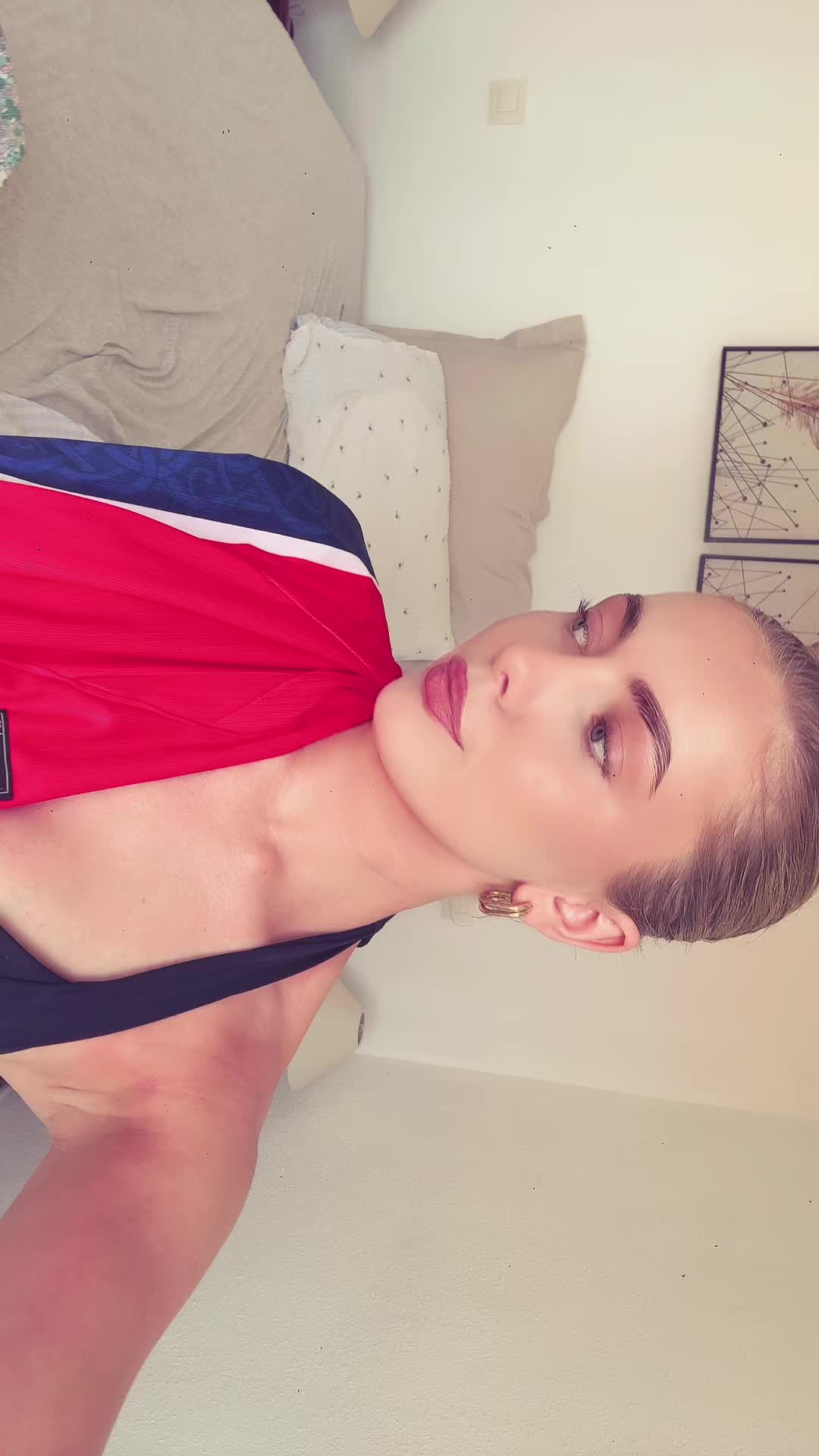 @𝑵𝑶𝑹𝑨 𝑬𝑳𝑰𝑵𝑬