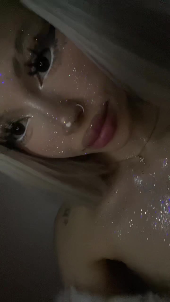 @pandoralora