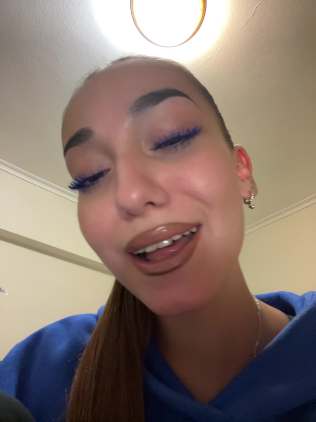 @Angiee