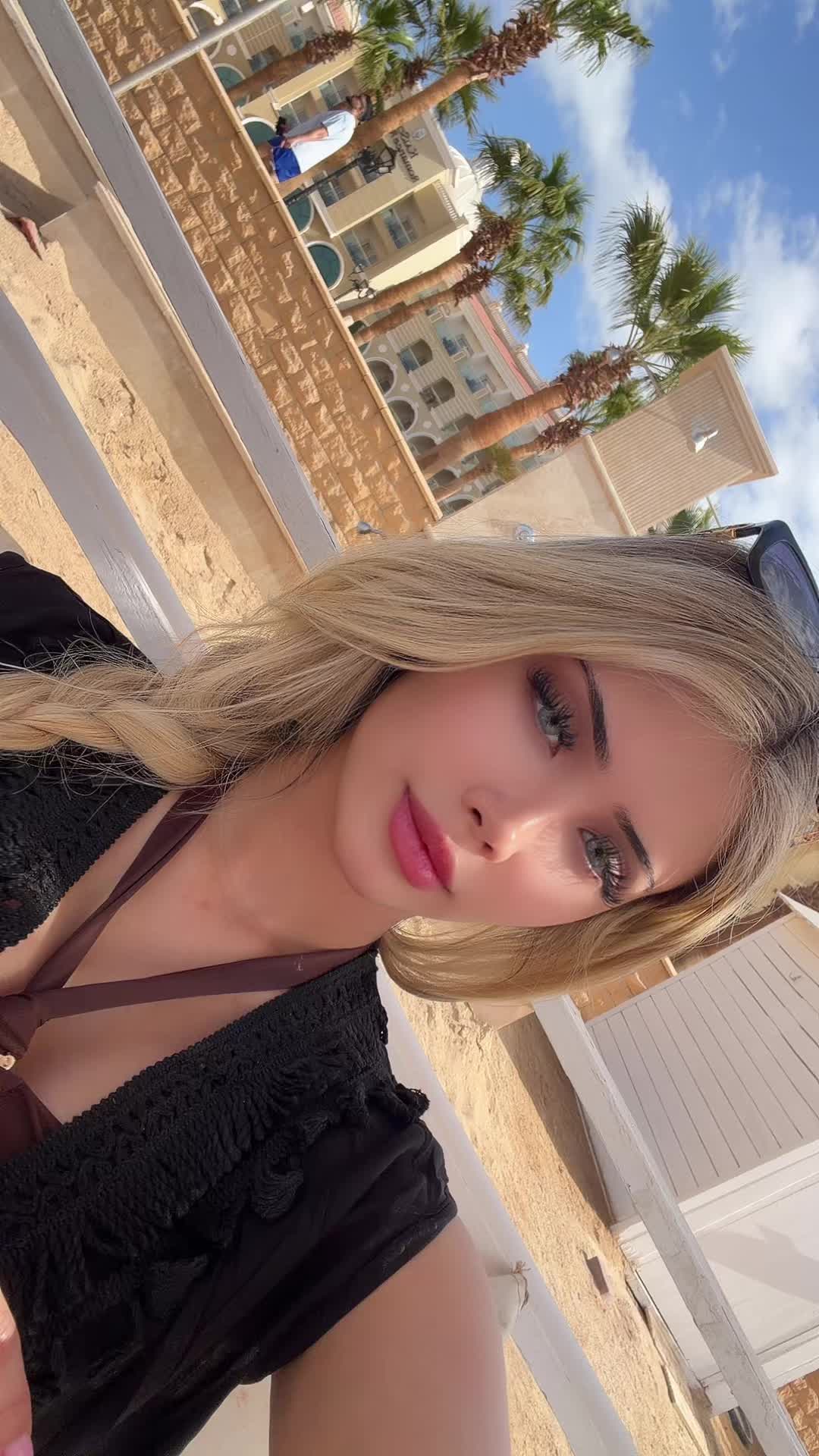 @𝐋𝐢𝐬𝐚