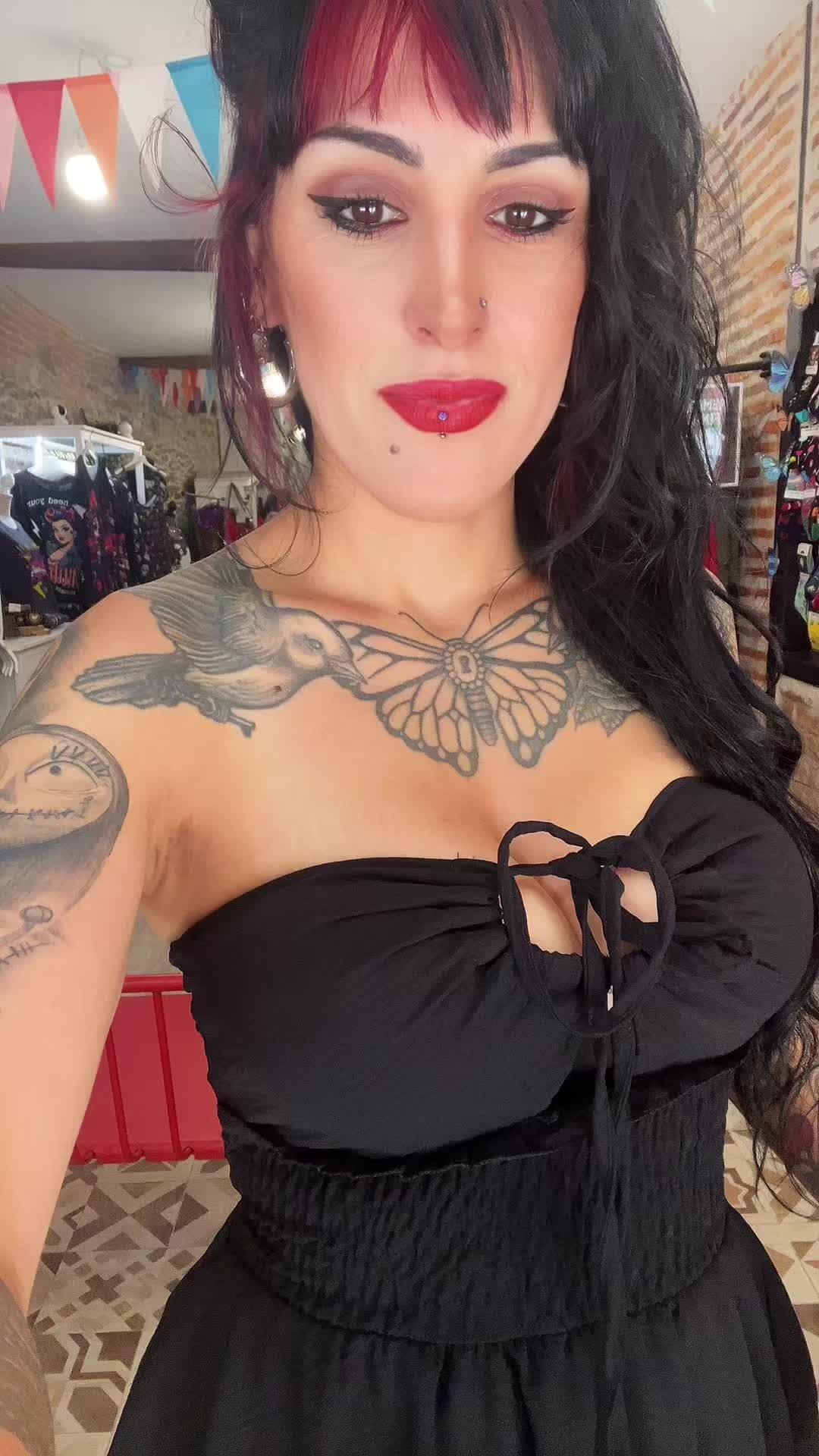@Artistinta