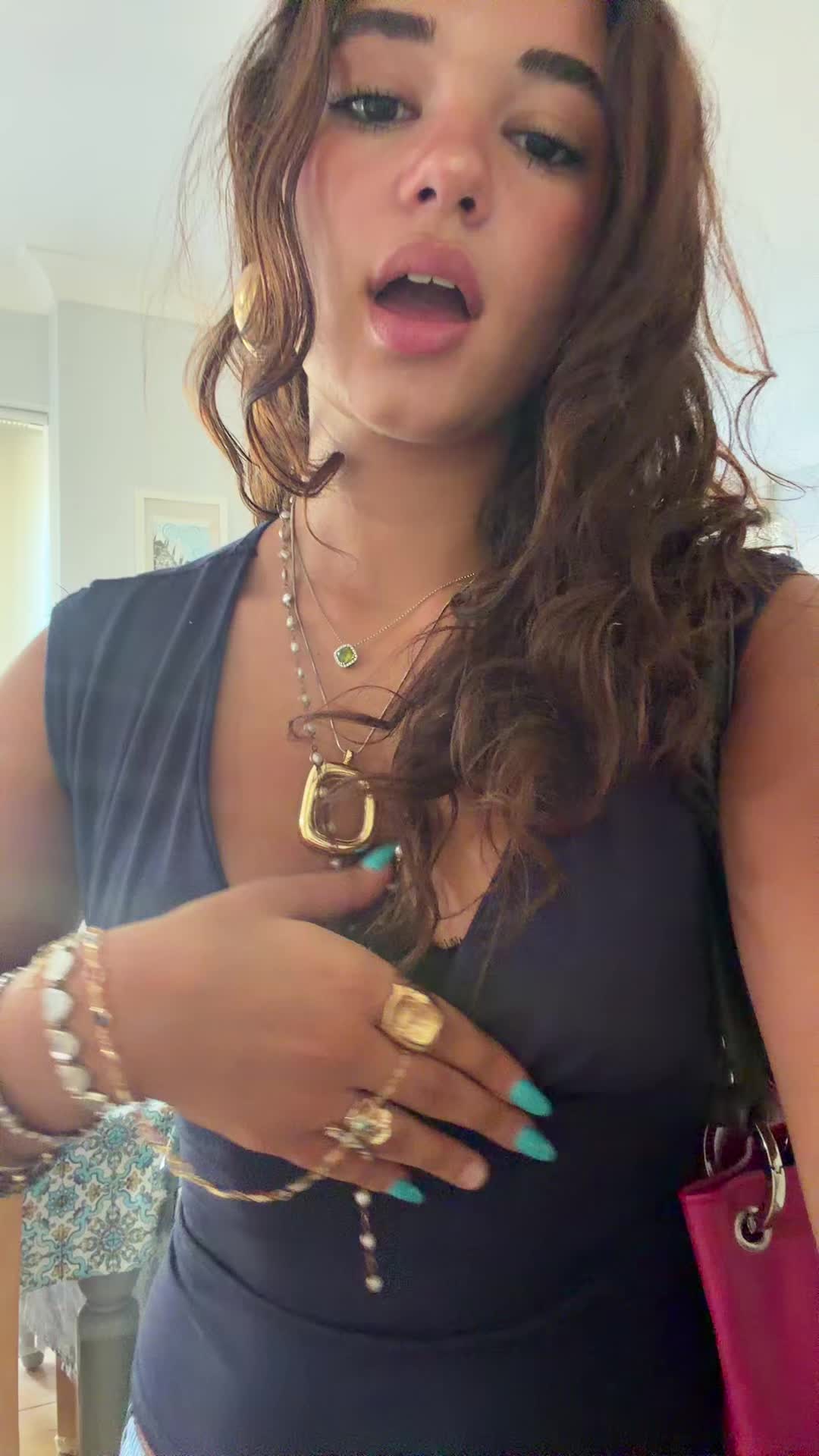 @notbea_m