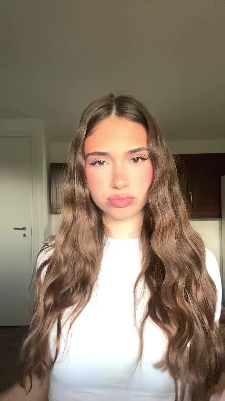 @𝐄𝐋𝐈𝐒𝐀