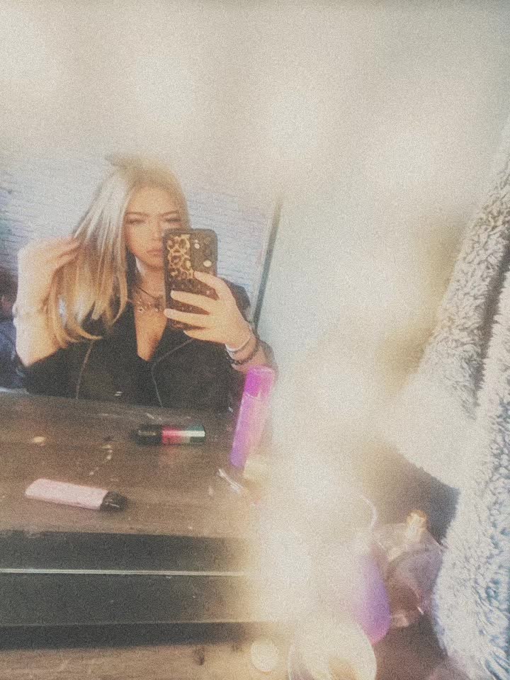 @🪽👱♀️