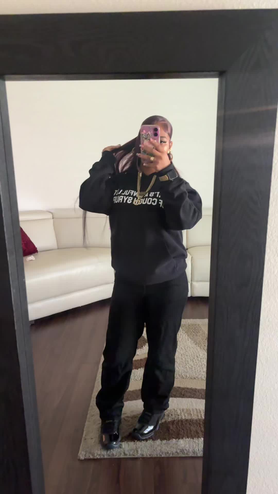 @🚶🏽&zwj;♀️