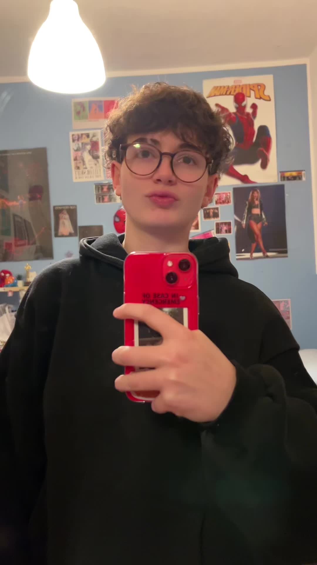 @I S A🦔