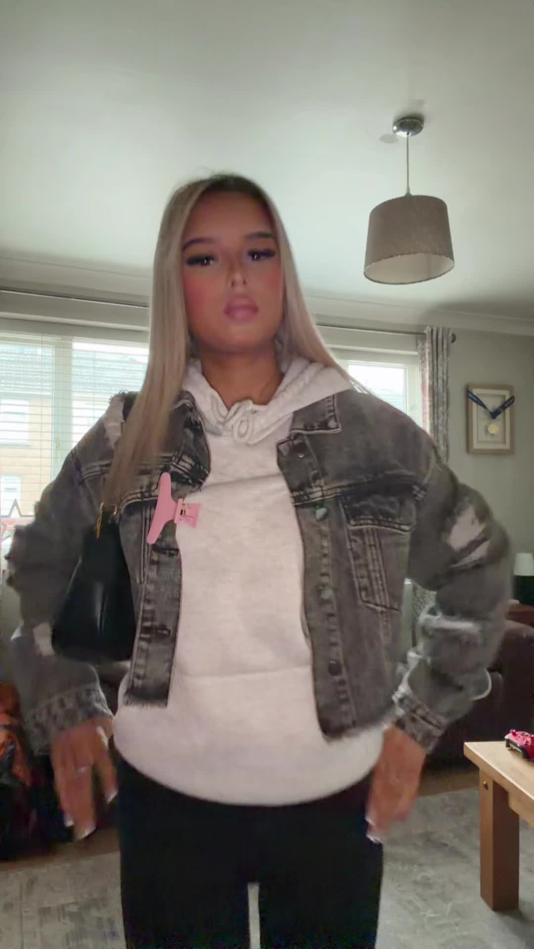 @𝐄𝐦𝐢𝐥𝐲 🤍