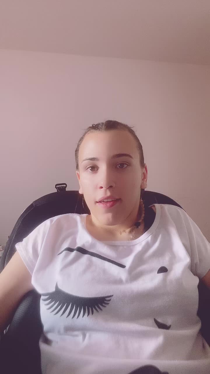 @Angèle