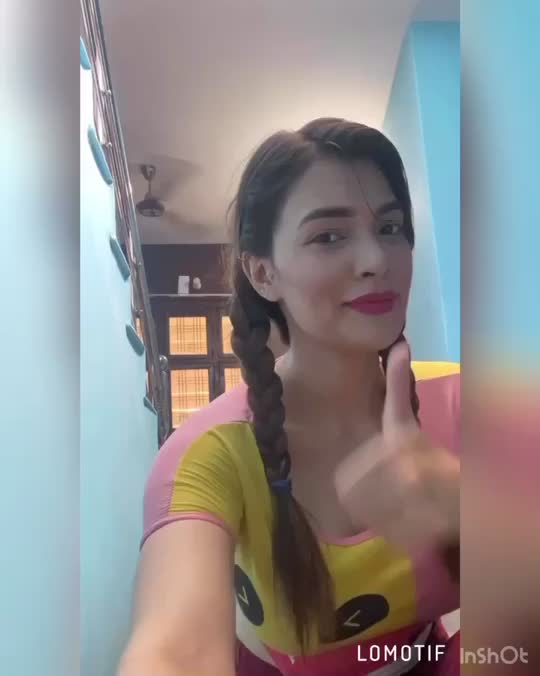 @Officialtanishqsharm