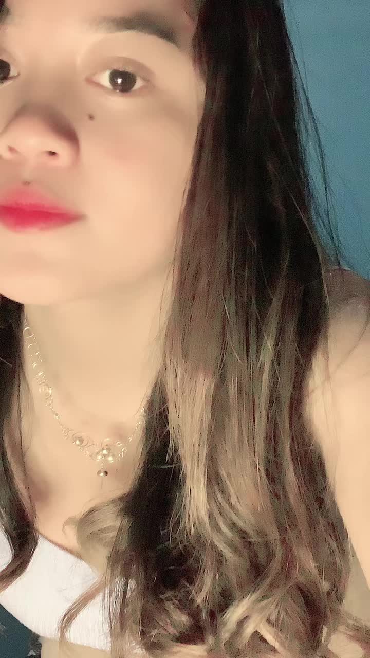 @Gemoy menggigit 🤫