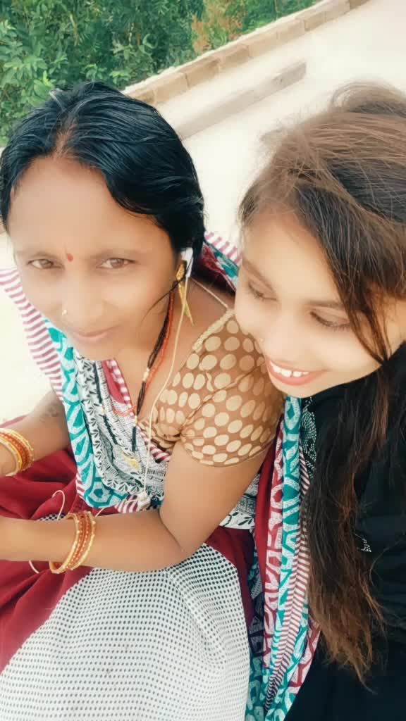 @💞lovely lahari 💞